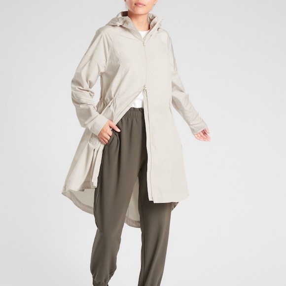 Athleta Solar Wind Rain Anorak 